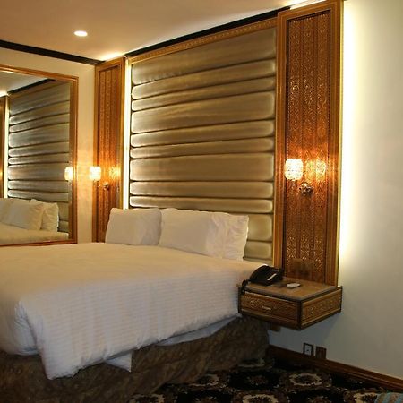 Indus Hotel Hyderabad Exteriör bild