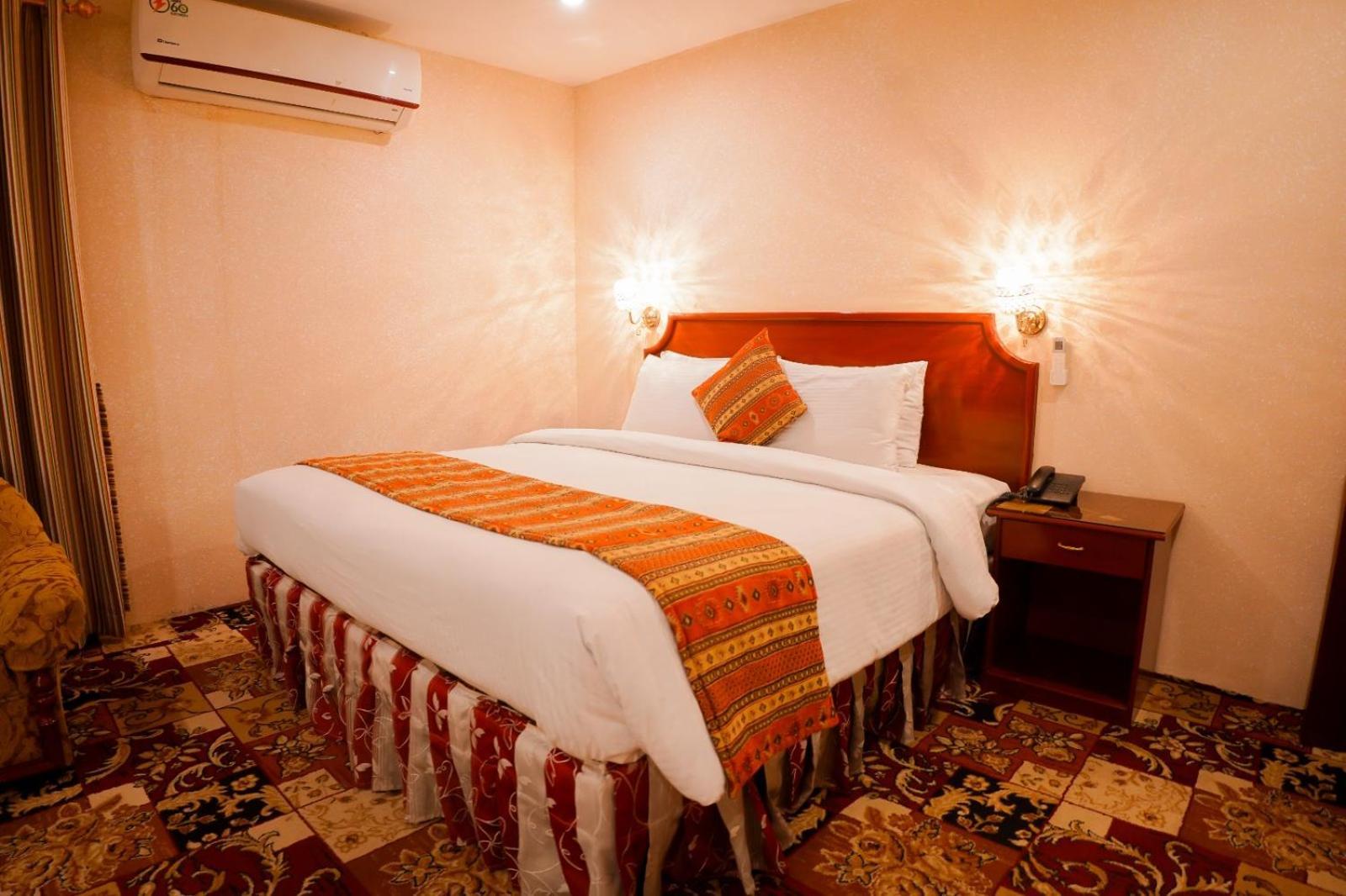 Indus Hotel Hyderabad Exteriör bild