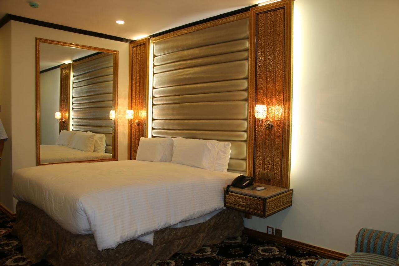 Indus Hotel Hyderabad Exteriör bild