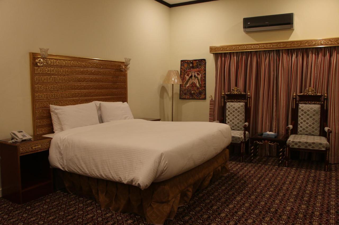 Indus Hotel Hyderabad Exteriör bild